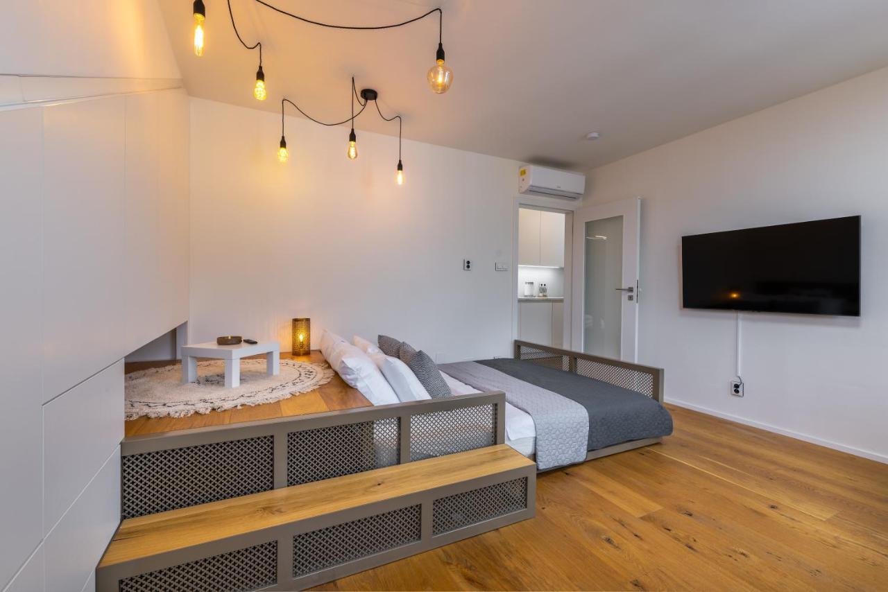 Luxurious, Charming Studio Perfect For Couples Prague Extérieur photo